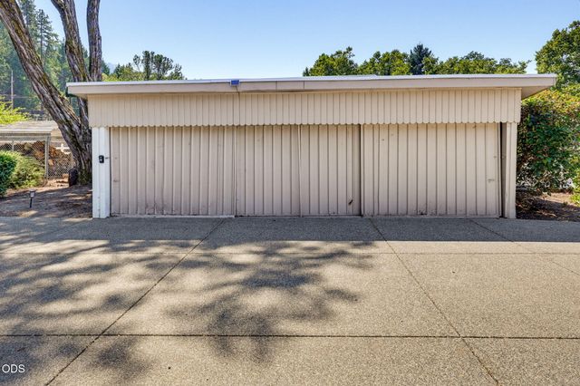 8158 Rogue River Highway, Grants Pass, OR 97527