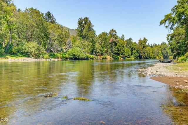 8158 Rogue River Highway, Grants Pass, OR 97527
