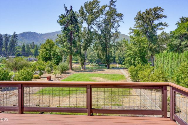 8158 Rogue River Highway, Grants Pass, OR 97527