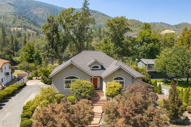8158 Rogue River Highway, Grants Pass, OR 97527