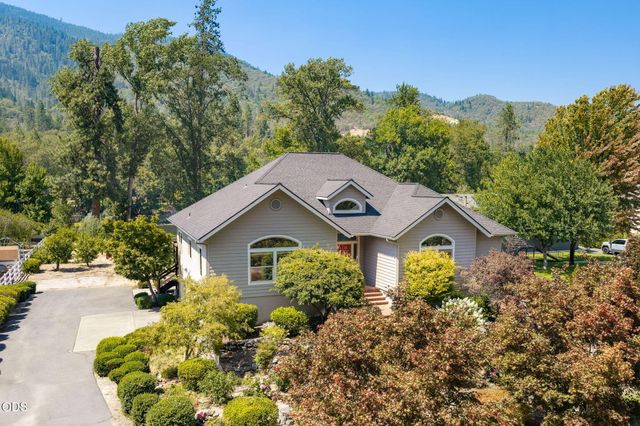 8158 Rogue River Highway, Grants Pass, OR 97527