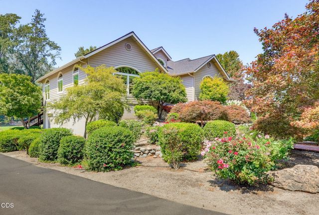 8158 Rogue River Highway, Grants Pass, OR 97527