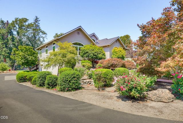 8158 Rogue River Highway, Grants Pass, OR 97527