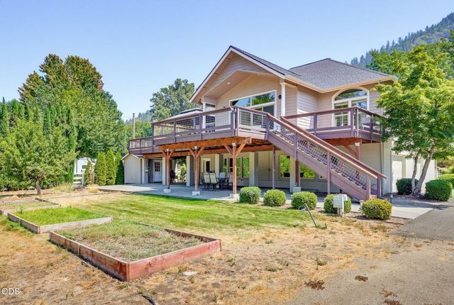 8158 Rogue River Highway, Grants Pass, OR 97527