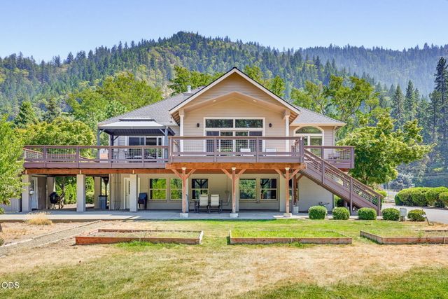 8158 Rogue River Highway, Grants Pass, OR 97527