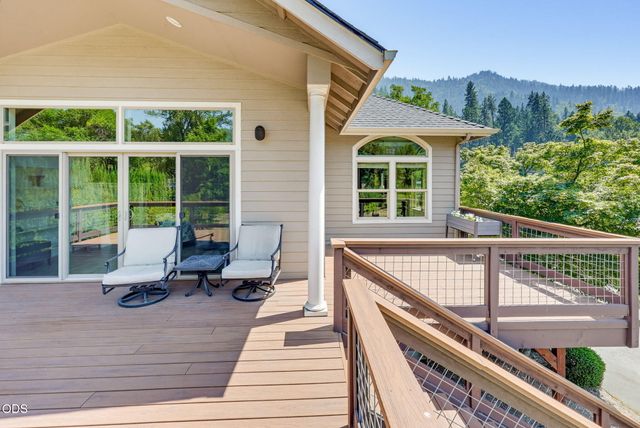 8158 Rogue River Highway, Grants Pass, OR 97527