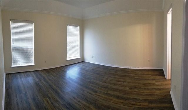 100 Commonwealth Circle, Waxahachie, TX 75165