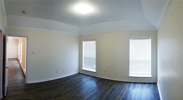 100 Commonwealth Circle, Waxahachie, TX 75165