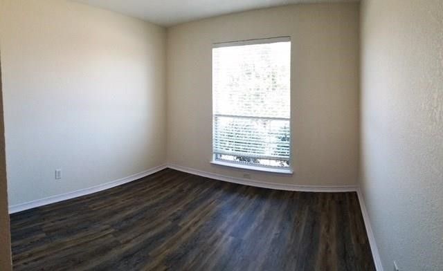 100 Commonwealth Circle, Waxahachie, TX 75165