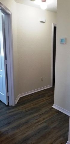 100 Commonwealth Circle, Waxahachie, TX 75165