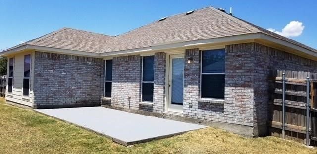 100 Commonwealth Circle, Waxahachie, TX 75165