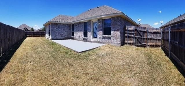 100 Commonwealth Circle, Waxahachie, TX 75165