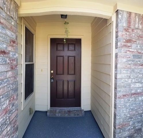 100 Commonwealth Circle, Waxahachie, TX 75165