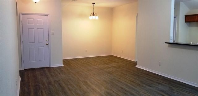 100 Commonwealth Circle, Waxahachie, TX 75165