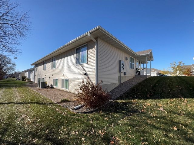 7502 Summerset Avenue NE, Cedar Rapids, IA 52402