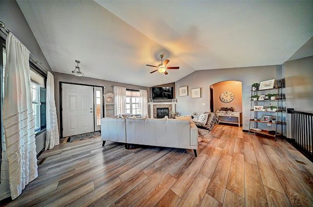 7502 Summerset Avenue NE, Cedar Rapids, IA 52402