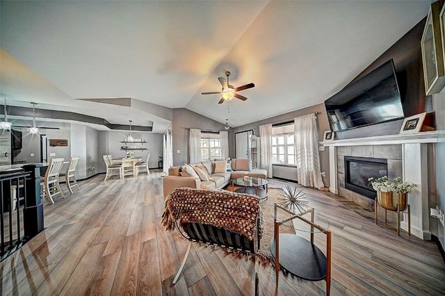 7502 Summerset Avenue NE, Cedar Rapids, IA 52402