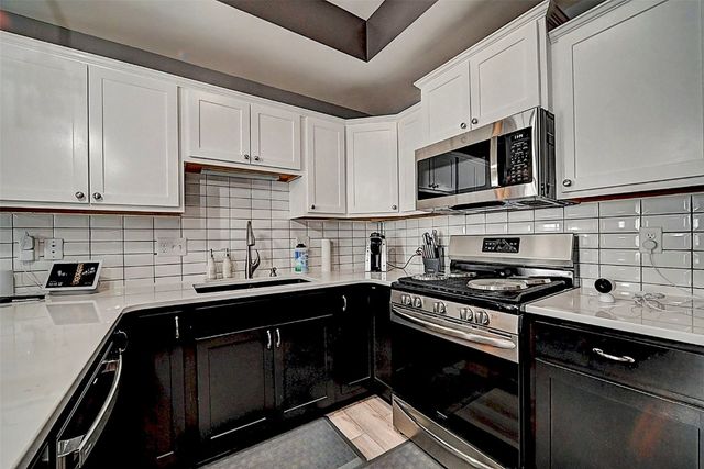 7502 Summerset Avenue NE, Cedar Rapids, IA 52402