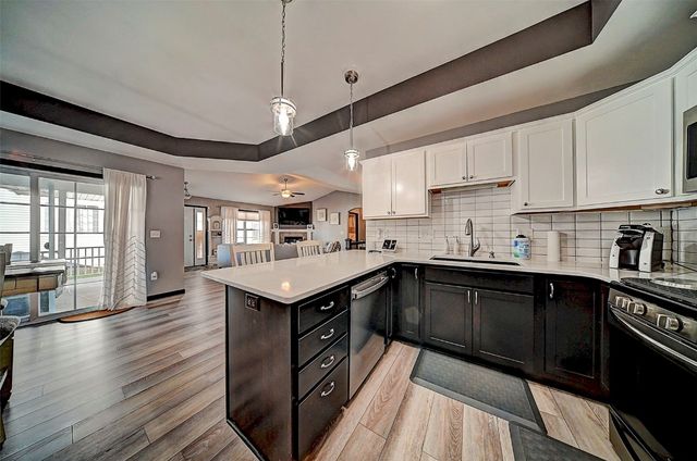 7502 Summerset Avenue NE, Cedar Rapids, IA 52402