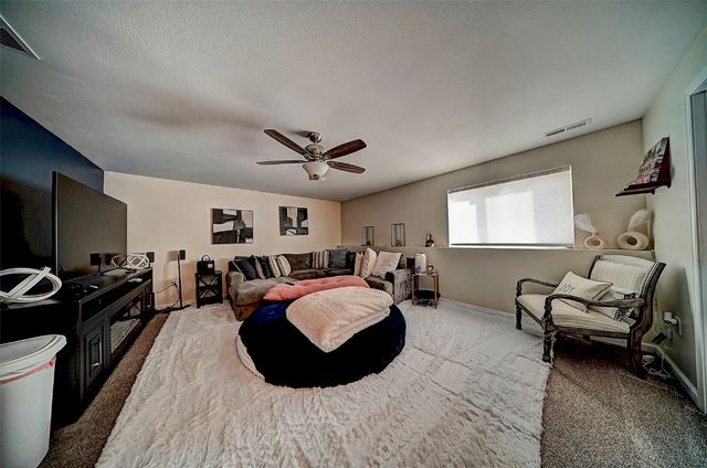 7502 Summerset Avenue NE, Cedar Rapids, IA 52402