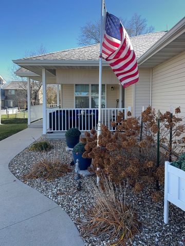 7502 Summerset Avenue NE, Cedar Rapids, IA 52402