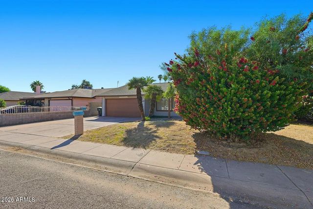 6437 W COLLEGE Drive, Phoenix, AZ 85033