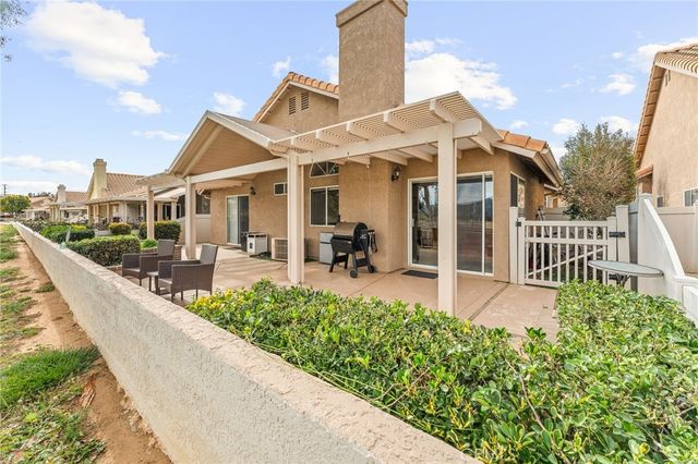 1154 Fairway Oaks, Banning, CA 92220