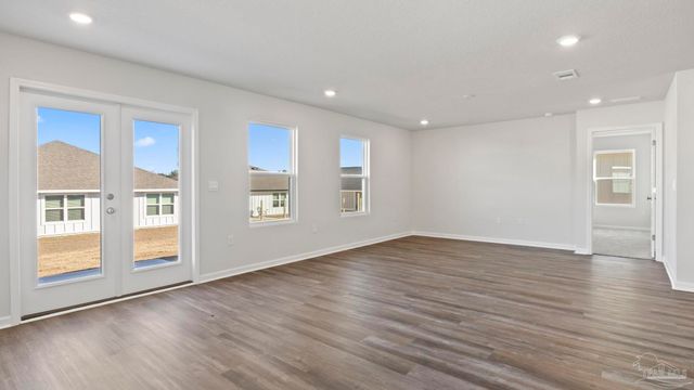 1986 Wiregrass St, Navarre, FL 32566
