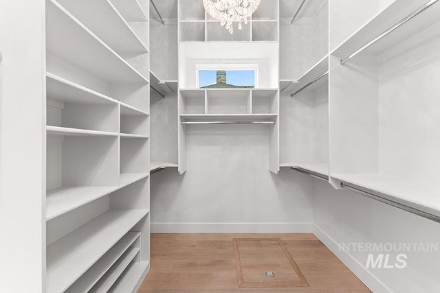 1552 W Windbreaker Ln, Eagle, ID 83616