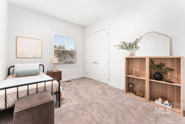 1552 W Windbreaker Ln, Eagle, ID 83616