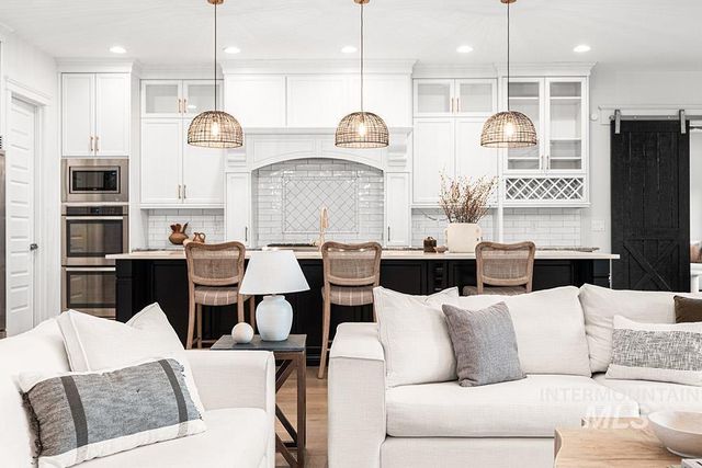 1552 W Windbreaker Ln, Eagle, ID 83616