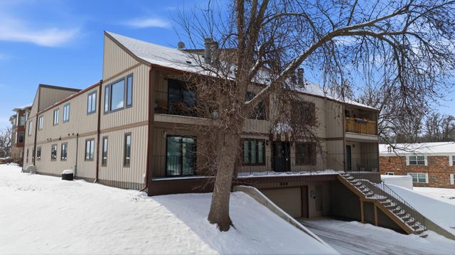 326 10th Avenue S 2, Fargo, ND 58103