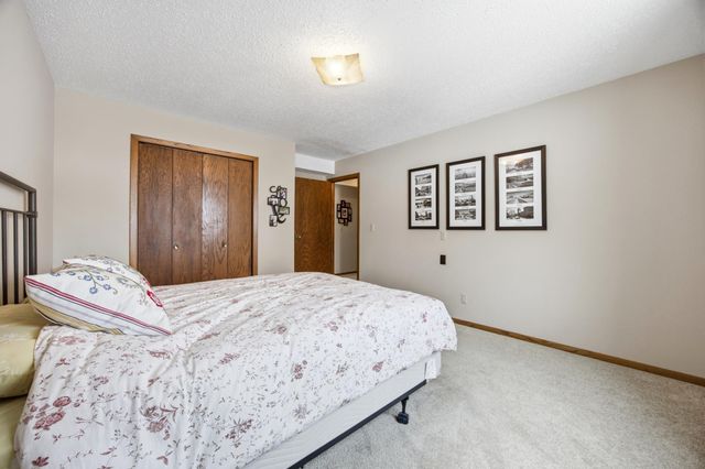 326 10th Avenue S 2, Fargo, ND 58103