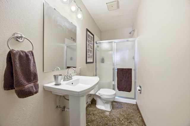 326 10th Avenue S 2, Fargo, ND 58103