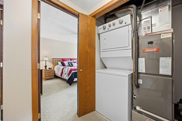 326 10th Avenue S 2, Fargo, ND 58103