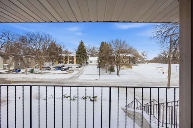 326 10th Avenue S 2, Fargo, ND 58103