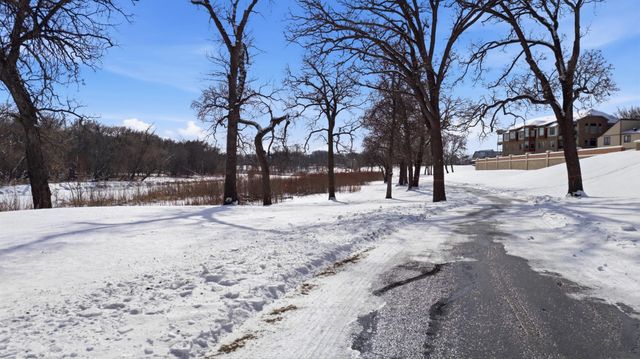 326 10th Avenue S 2, Fargo, ND 58103