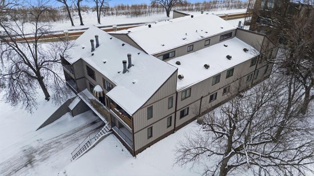 326 10th Avenue S 2, Fargo, ND 58103