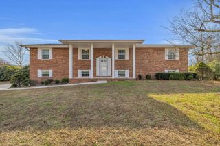 506 Crestview Circle, Ringgold, GA 30736