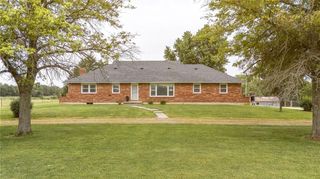 25710 Donahoo Road, Tonganoxie, KS 66086