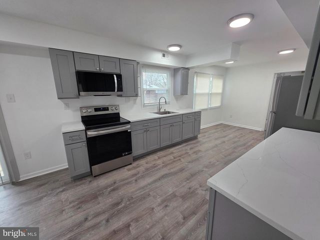 14 EAST CT, Willingboro, NJ 08046