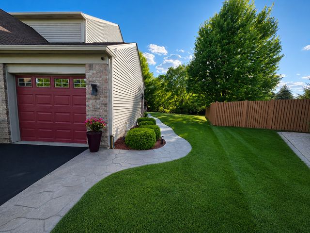 4 Snead Court, Bolingbrook, IL 60490