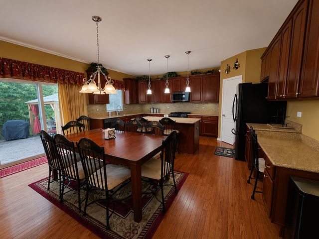 4 Snead Court, Bolingbrook, IL 60490