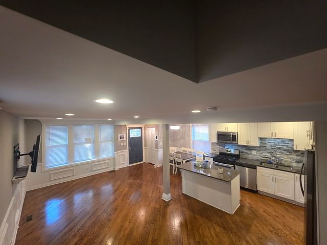 7719 S Rhodes Avenue, Chicago, IL 60619