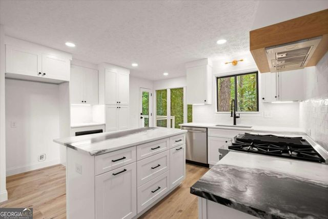 750 Bayliss Drive N, Marietta, GA 30068