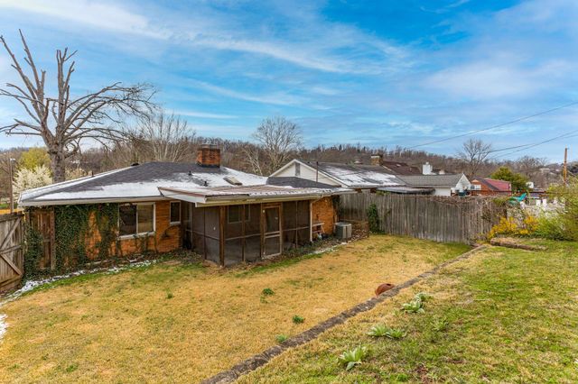 1634 Washington Blvd, Huntington, WV 25701