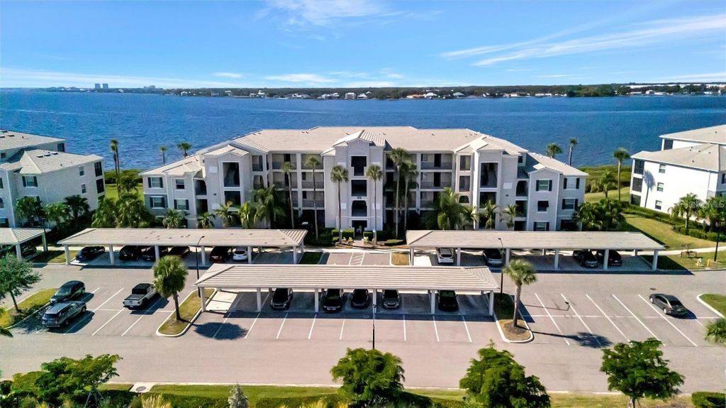 Image 2 of property listing at 1020 TIDEWATER SHORES LOOP 208, Bradenton, FL 34208