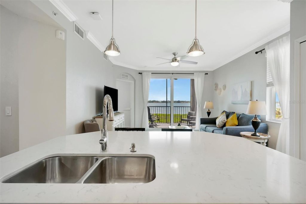 Image 12 of property listing at 1020 TIDEWATER SHORES LOOP 208, Bradenton, FL 34208