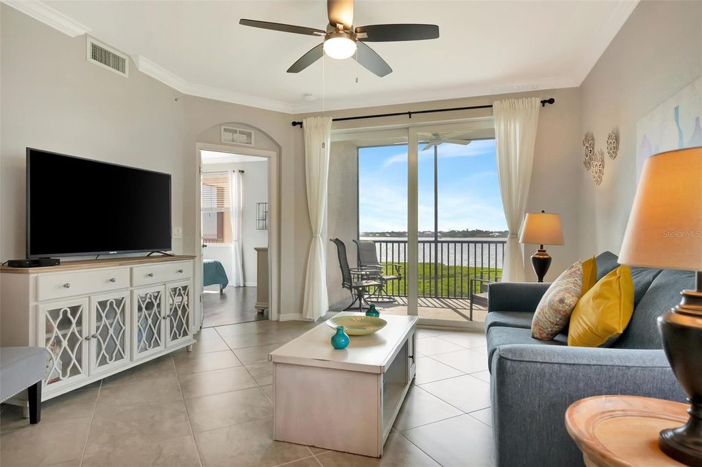 Image 16 of property listing at 1020 TIDEWATER SHORES LOOP 208, Bradenton, FL 34208