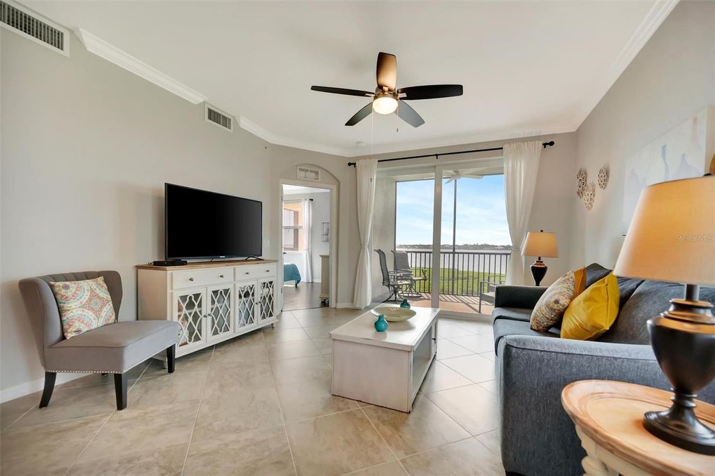 Image 17 of property listing at 1020 TIDEWATER SHORES LOOP 208, Bradenton, FL 34208